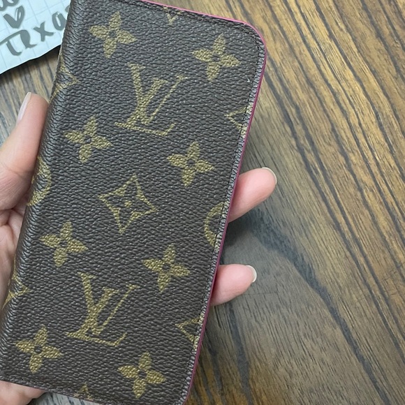 Louis Vuitton IPhone XS folio - Picture 2 of 6